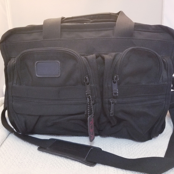 TUMI EXPANDABLE MESSENGER BRIEFCASE BLACK NYLON BAG WITH HANGTAGS - Picture 12 of 12